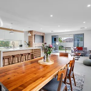 Modern 3 Bedroom In Fulham Henley Beach South